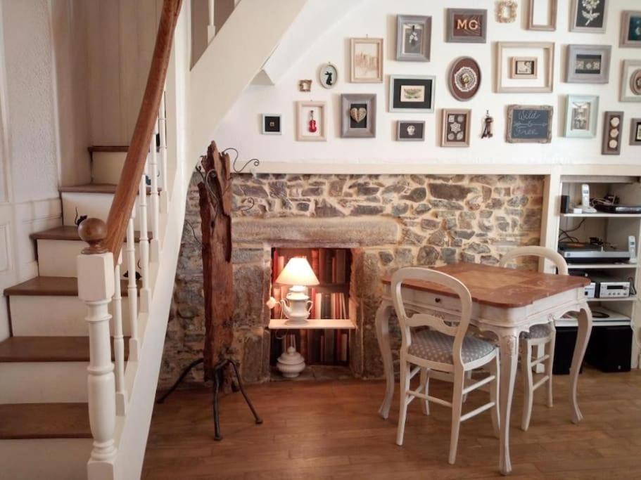 Villa House At The Foot Of The Castle Of Fougères Esterno foto