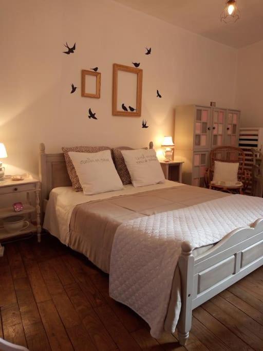 Villa House At The Foot Of The Castle Of Fougères Esterno foto